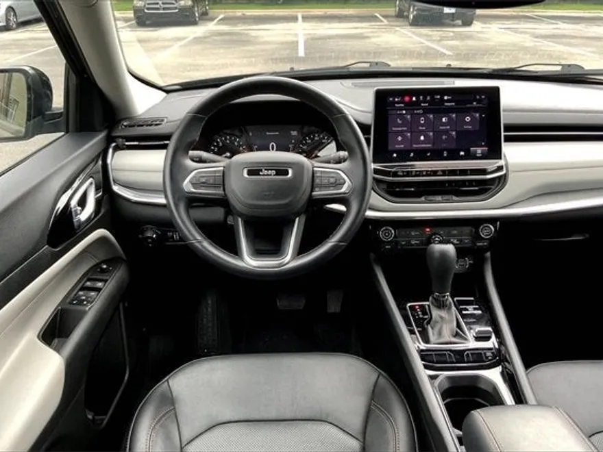 2022 Jeep Compass Limited photo 1