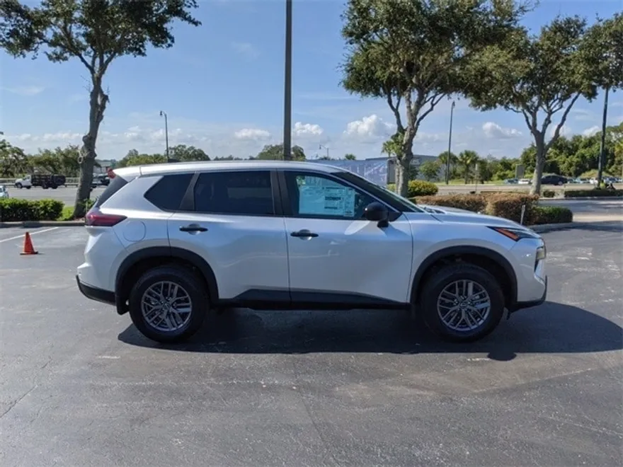 2025 Nissan Rogue S photo 1