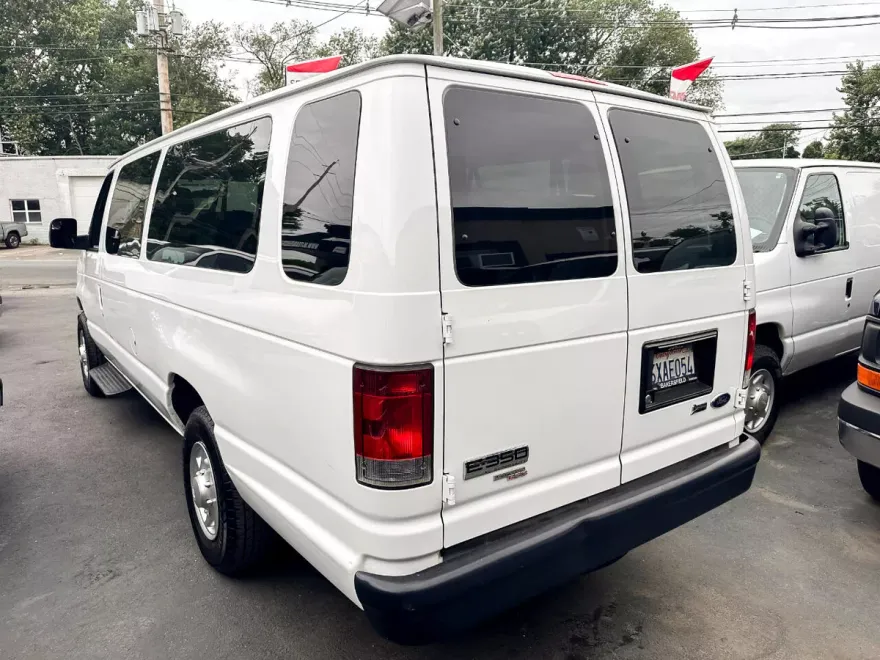 2012 Ford E-350 photo 1