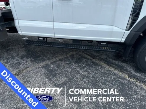 2023 Ford F-550 photo 4