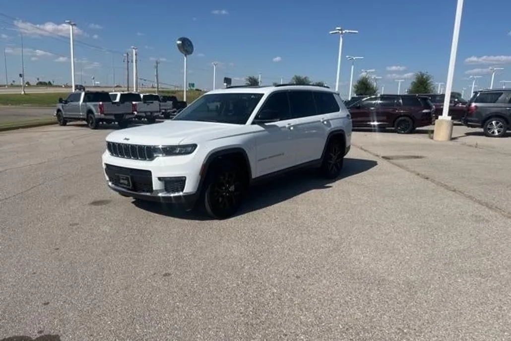 2022 Jeep Grand Cherokee Limited photo 1