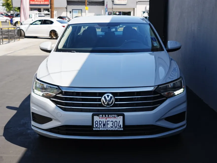 2019 Volkswagen Jetta SE R-Line photo 1
