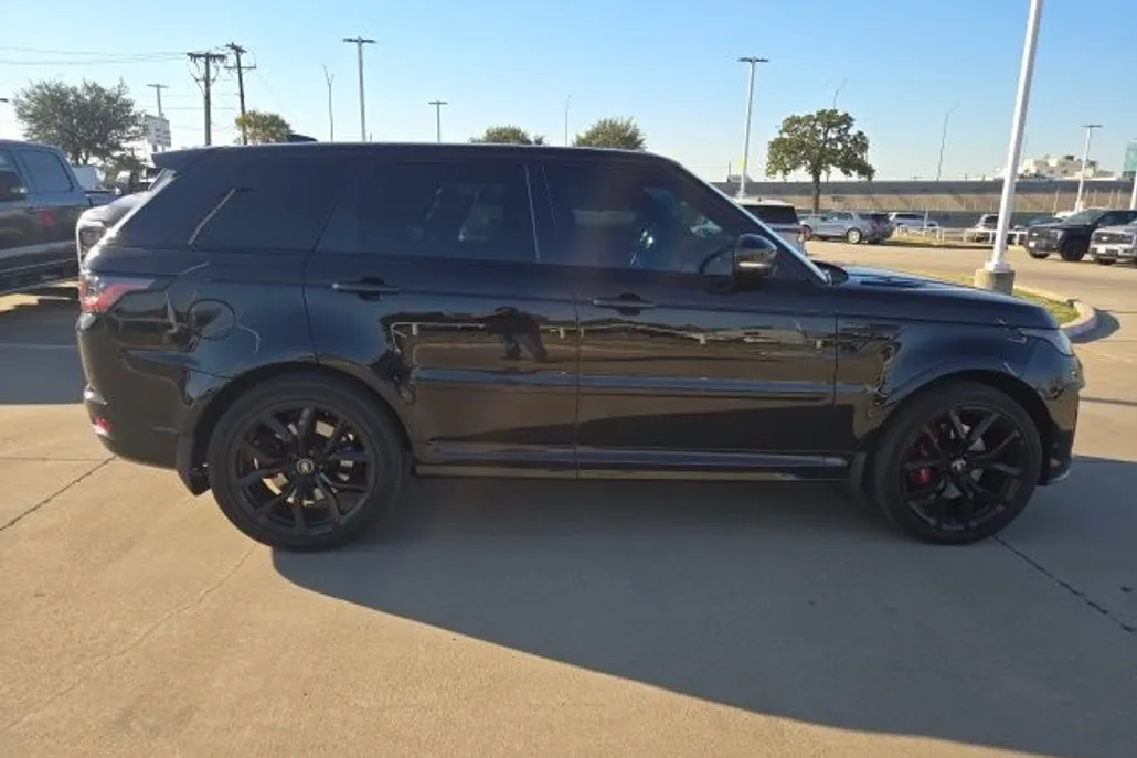 2021 Land Rover Range Rover Sport SVR photo 1