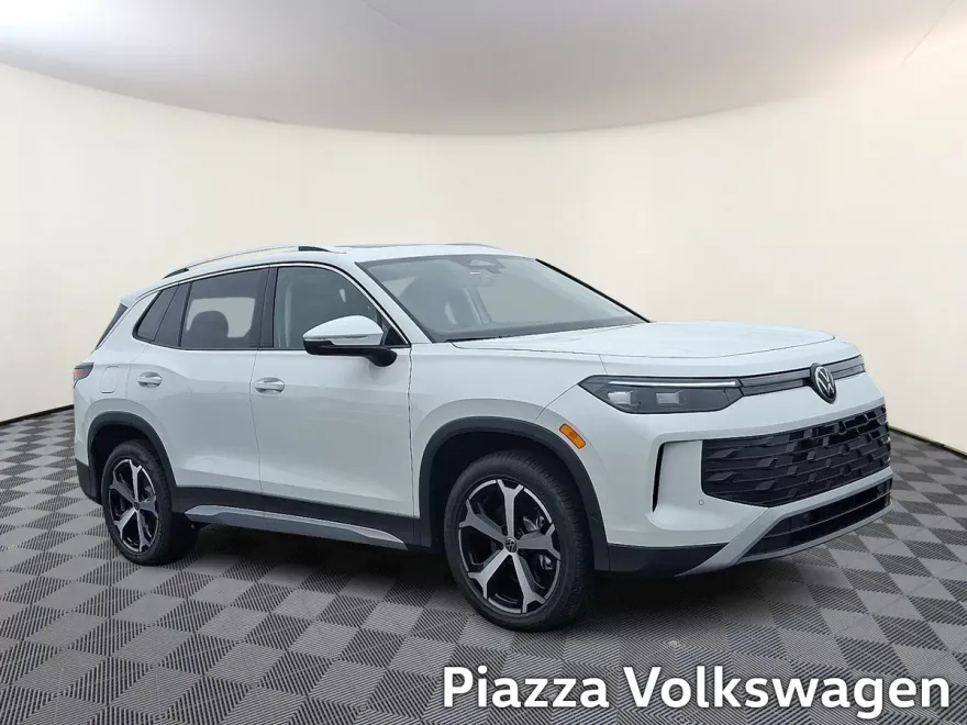 2025 Volkswagen Tiguan SE photo 1