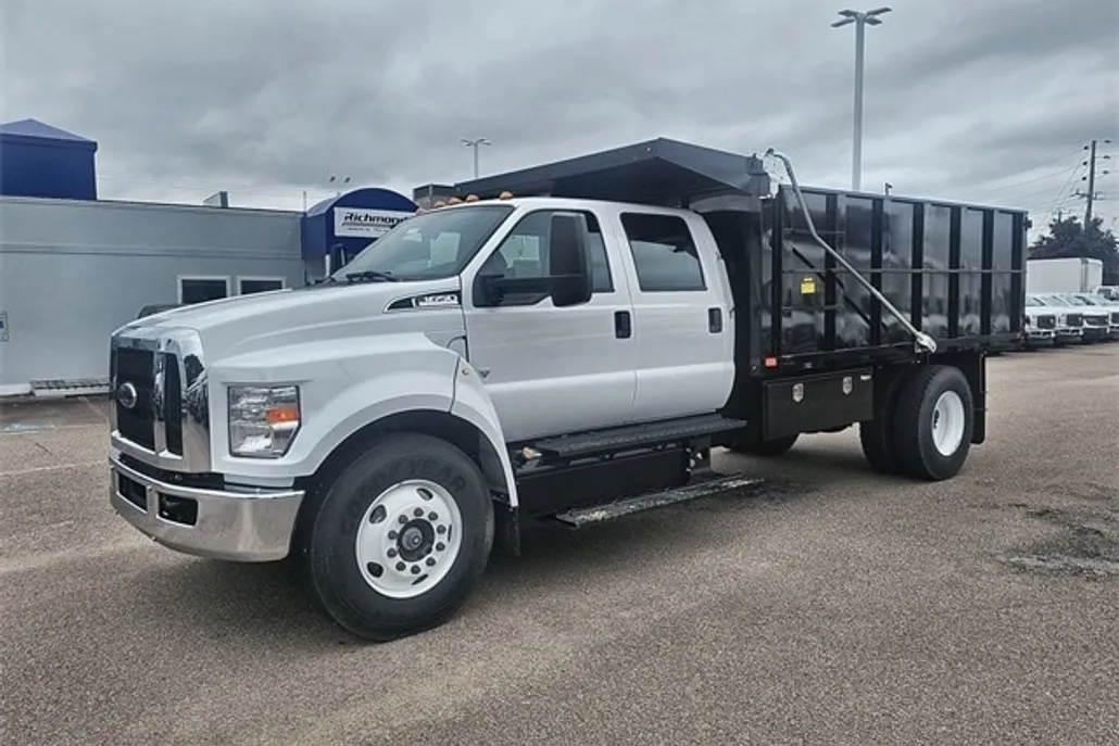 2025 Ford F-650 photo 1