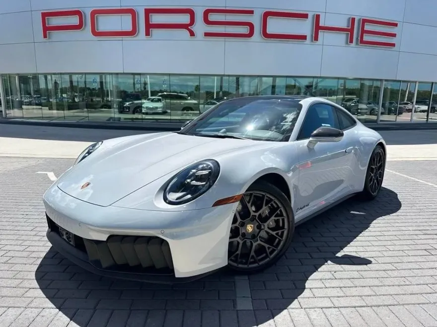 2025 Porsche 911 4 GTS photo 1