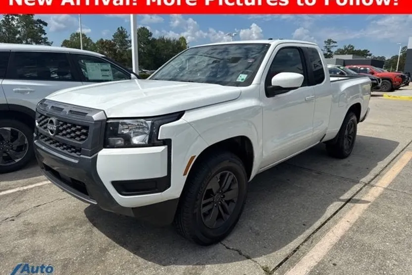 2025 Nissan Frontier SV photo 1