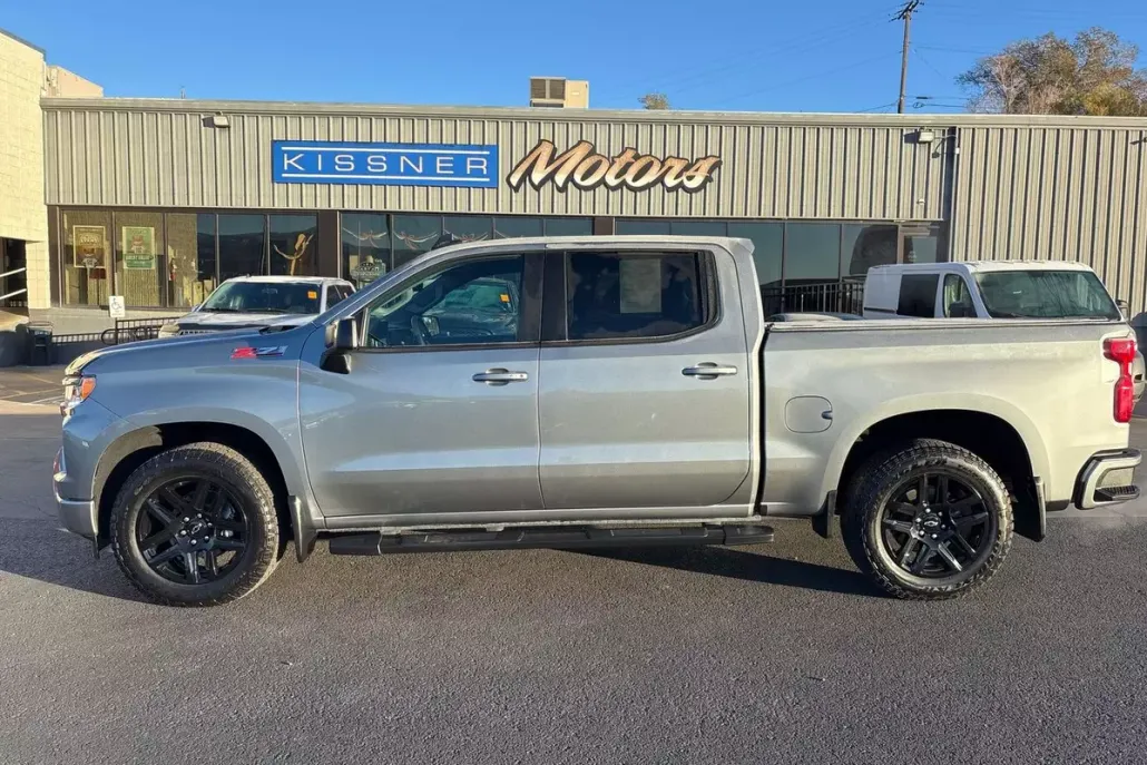 2023 Chevrolet Silverado 1500 RST photo 1