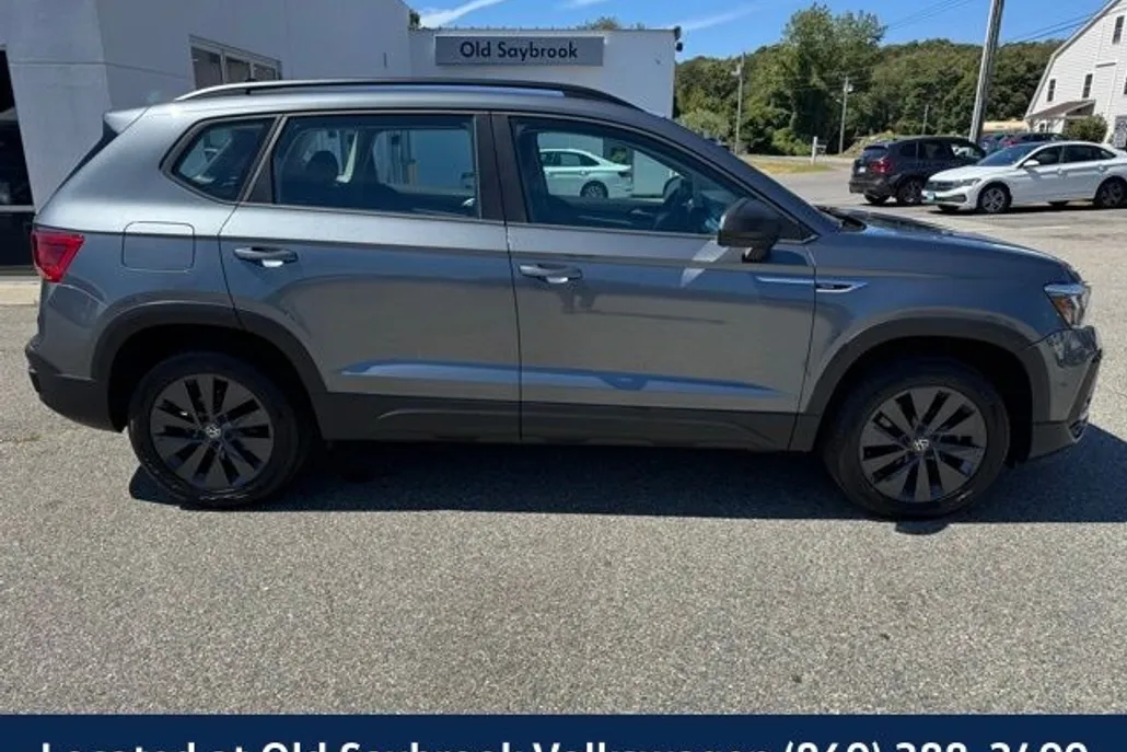 2022 Volkswagen Taos S photo 1