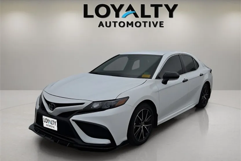 2024 Toyota Camry SE photo 1