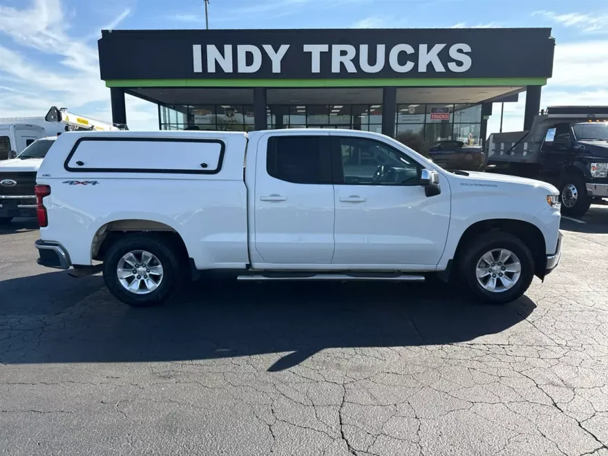 2021 Chevrolet Silverado 1500 LT photo 1
