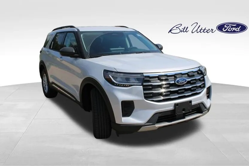 2025 Ford Explorer photo 1