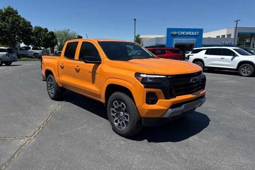2025 Chevrolet Colorado Z71 photo 1
