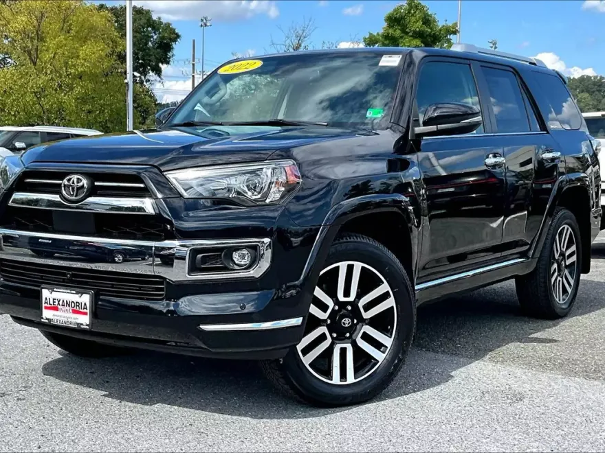 2022 Toyota 4Runner Limited photo 1