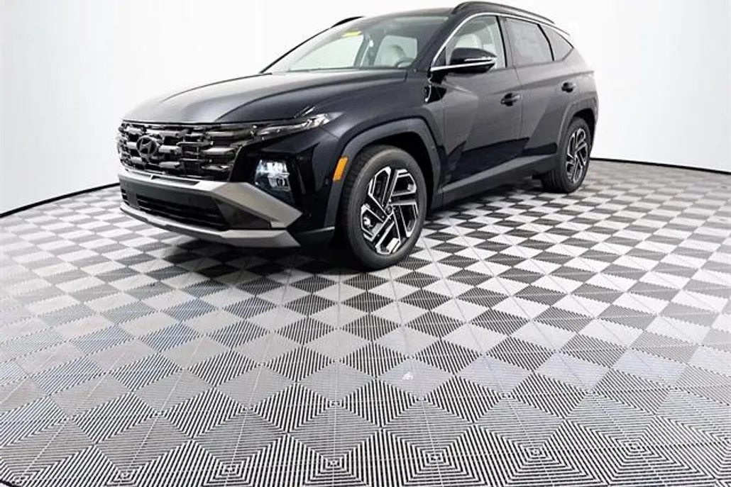 2025 Hyundai Tucson Limited photo 1