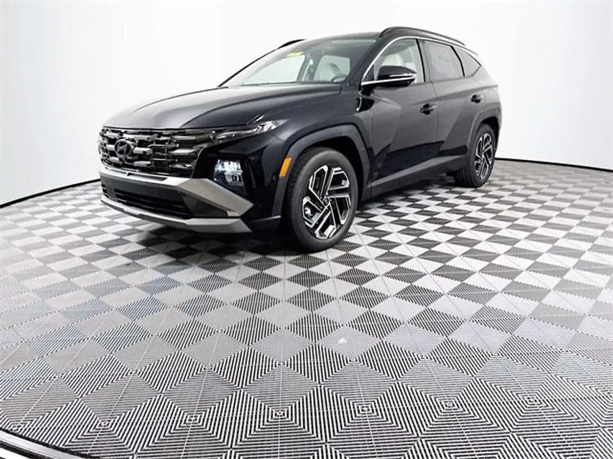 2025 Hyundai Tucson Limited photo 1