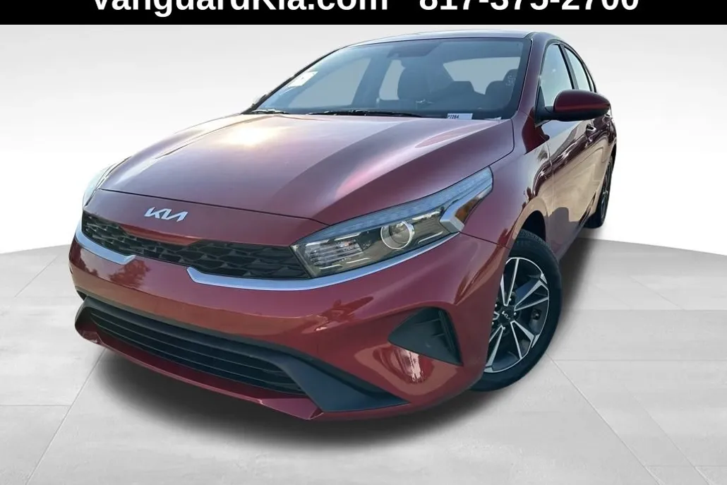 2024 Kia Forte LXS photo 1