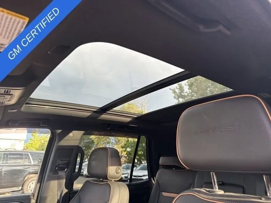 2023 Gmc Yukon AT4 photo 1