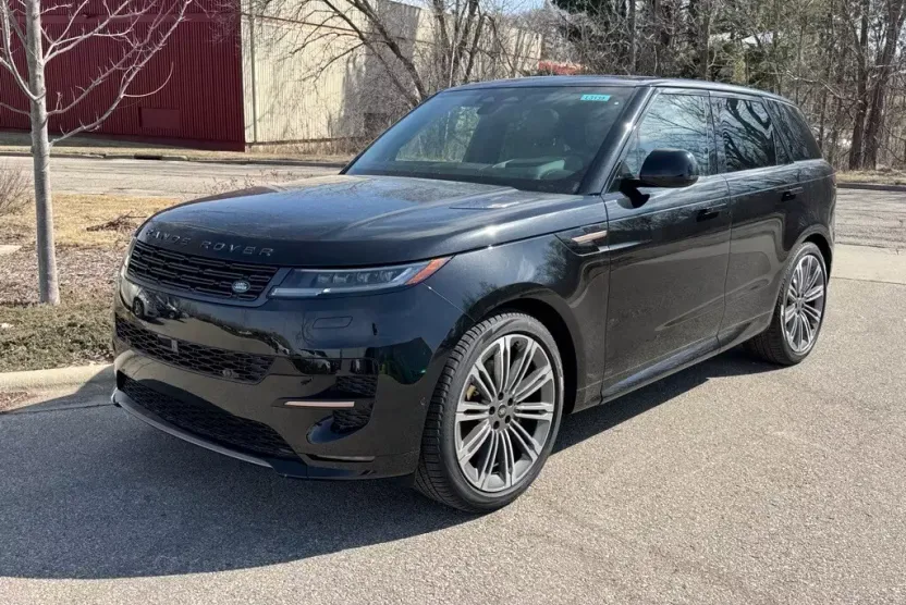 2024 Land Rover Range Rover Sport SE photo 1