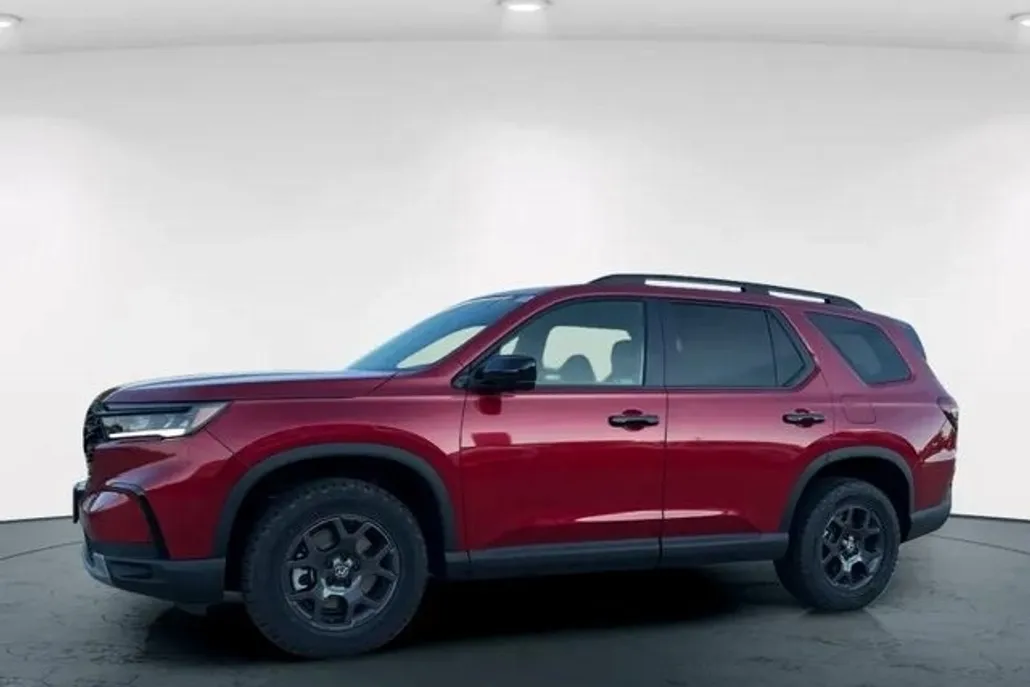 2025 Honda Pilot TrailSport photo 1