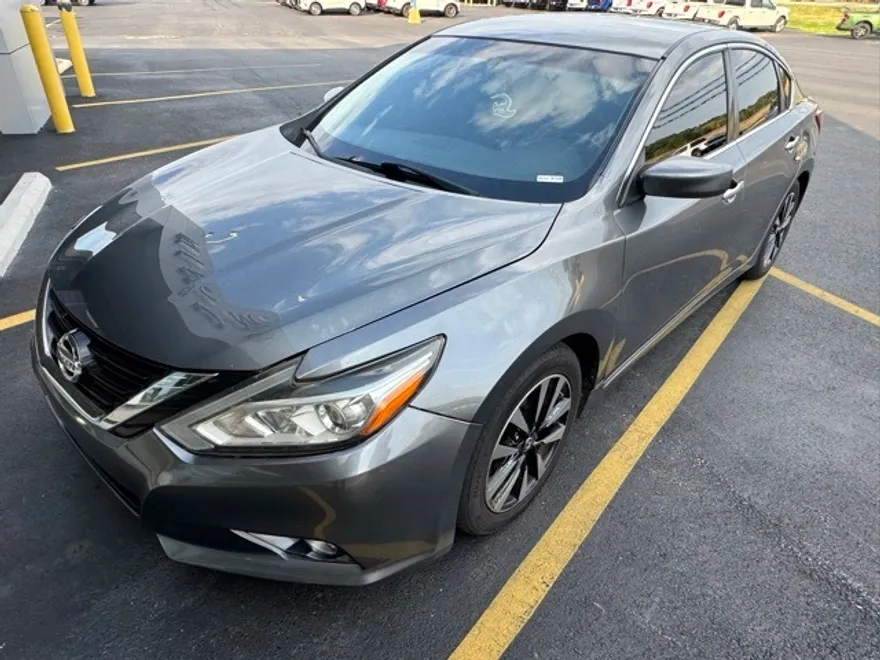 2018 Nissan Altima 2.5 SV photo 1