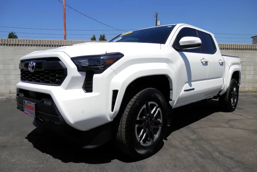 2024 Toyota Tacoma TRD 4x4 Sport photo 1
