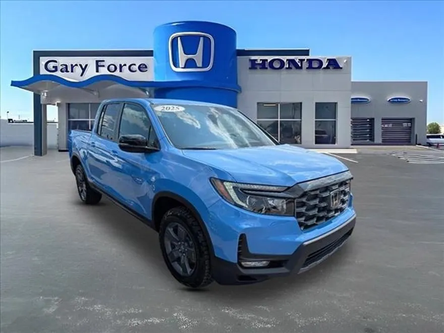 2025 Honda Ridgeline TrailSport photo 1