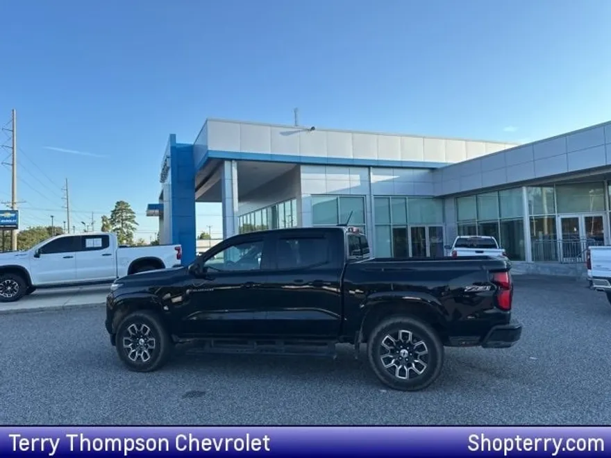 2023 Chevrolet Colorado Z71 photo 1