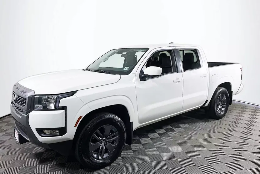 2025 Nissan Frontier SV Crew Cab photo 1