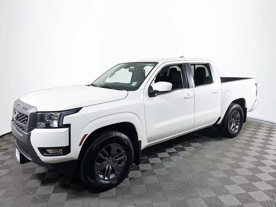 2025 Nissan Frontier SV Crew Cab photo 1