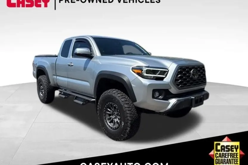 2022 Toyota Tacoma TRD Off-Road photo 1