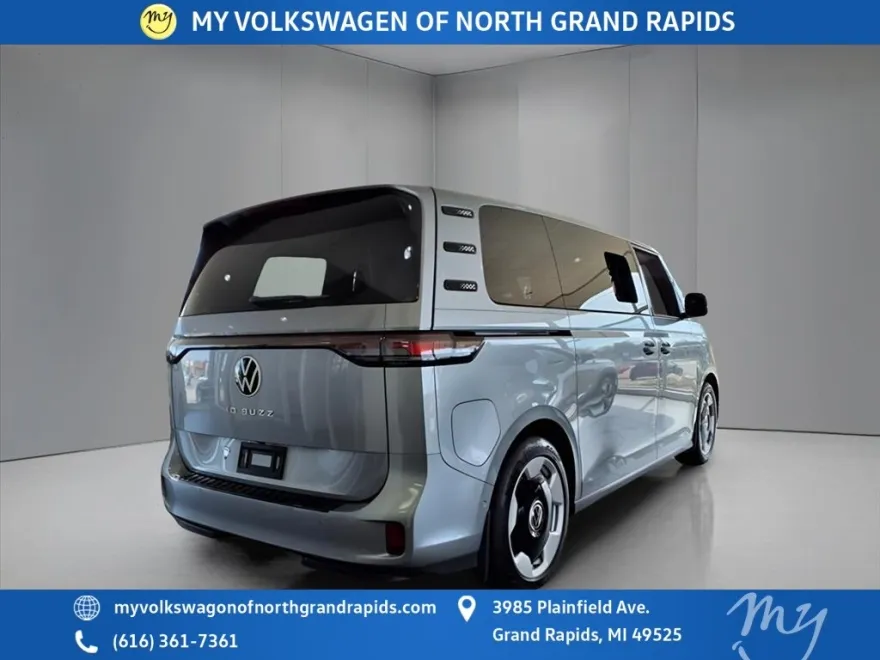 2025 Volkswagen ID. Buzz Pro S photo 1