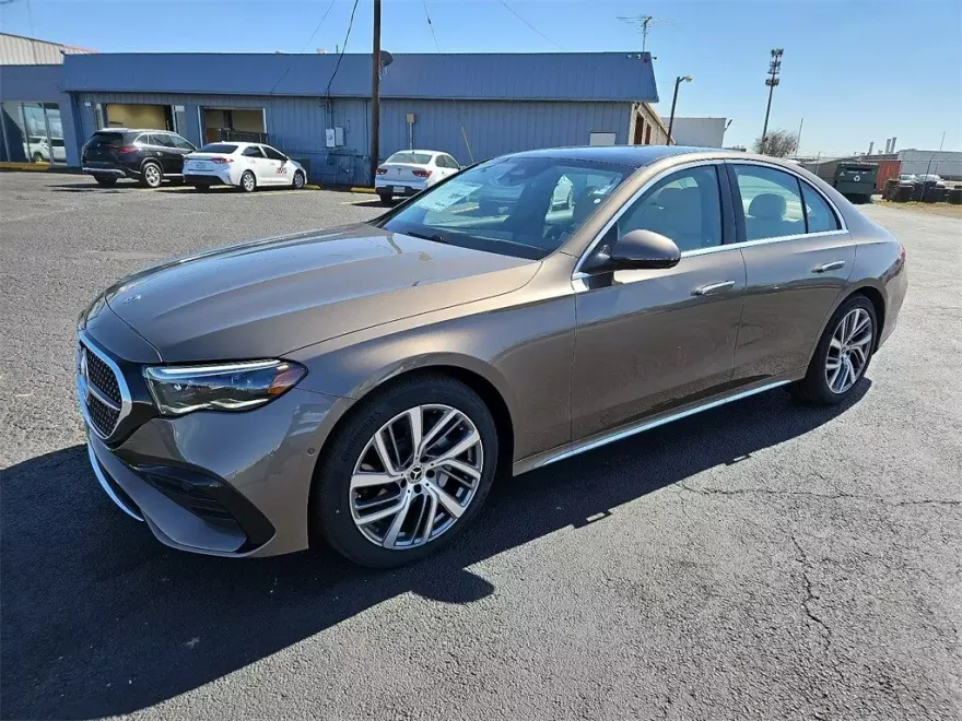 2025 Mercedes Benz E 350 4MATIC photo 2