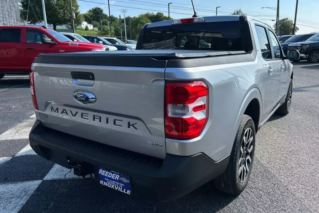 2022 Ford Maverick XL photo 1