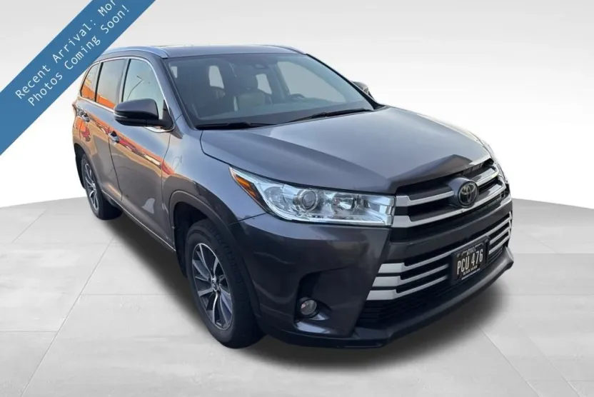 2018 Toyota Highlander SE photo 1