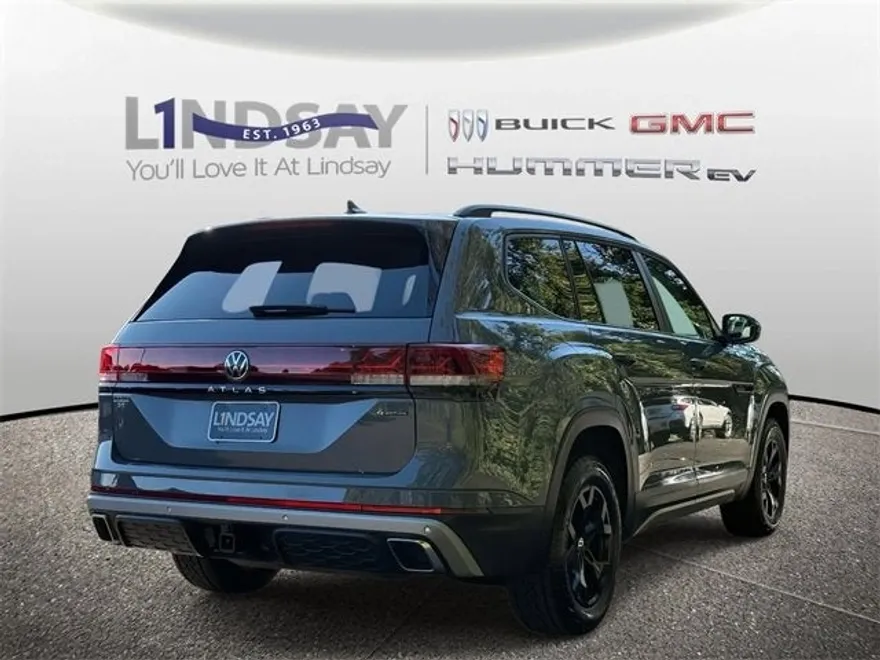 2025 Volkswagen Atlas Peak Edition SE photo 1