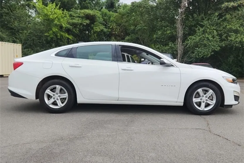 2020 Chevrolet Malibu LS photo 1