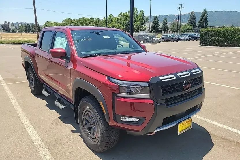 2025 Nissan Frontier Crew Cab PRO-4X photo 1