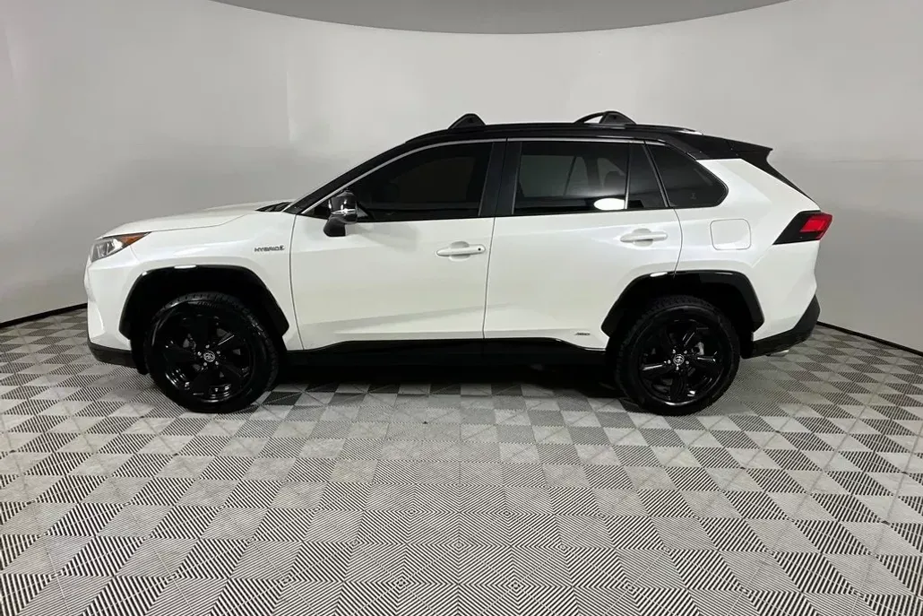 2021 Toyota RAV4 Hybrid XSE photo 1