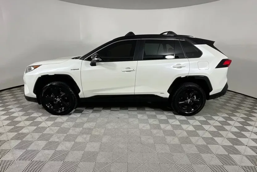 2021 Toyota RAV4 Hybrid XSE photo 1