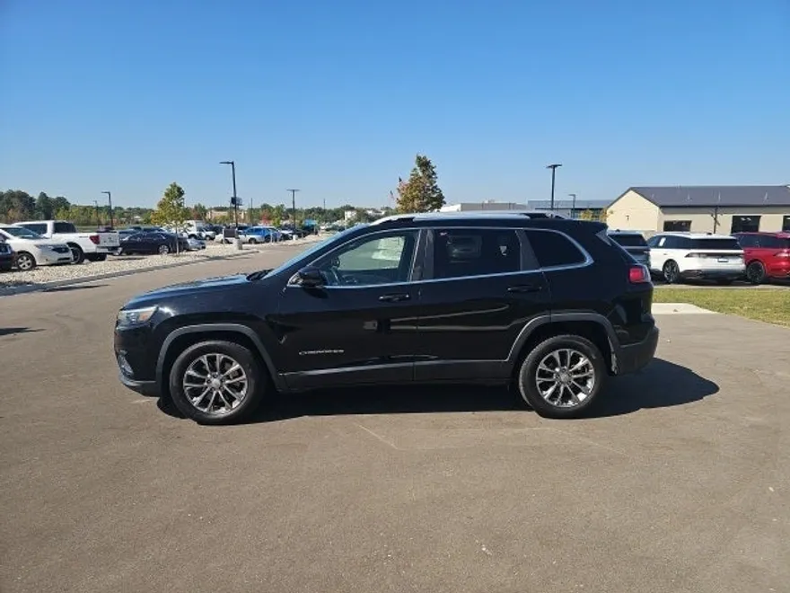 2019 Jeep Cherokee Latitude photo 1