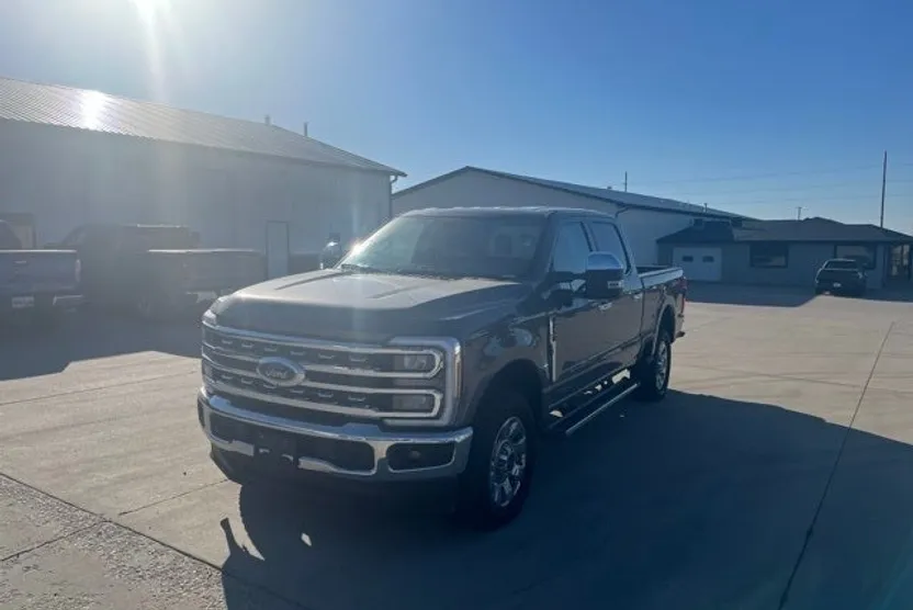 2025 Ford F-250 photo 1