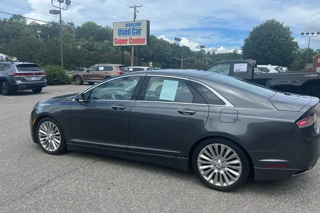 2015 Lincoln MKZ Base photo 1
