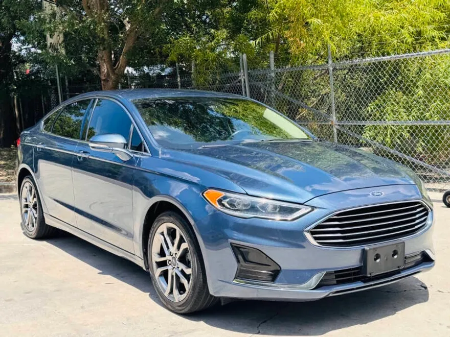 2019 Ford Fusion SEL photo 1