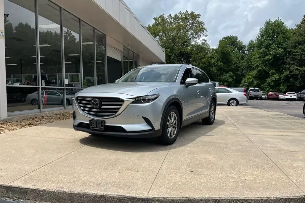 2018 Mazda CX-9 Touring photo 1