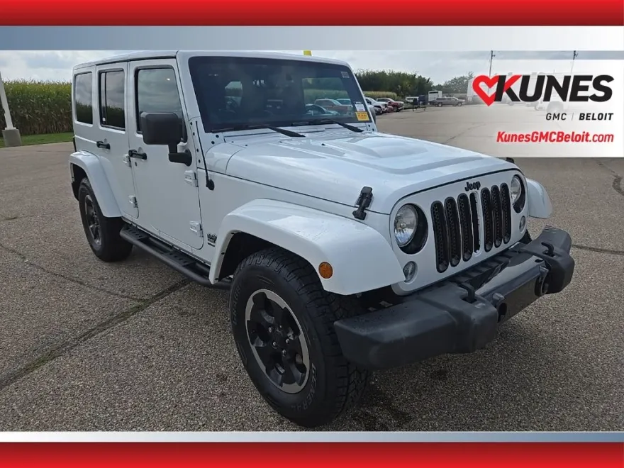 2014 Jeep Wrangler Unlimited Sahara photo 1