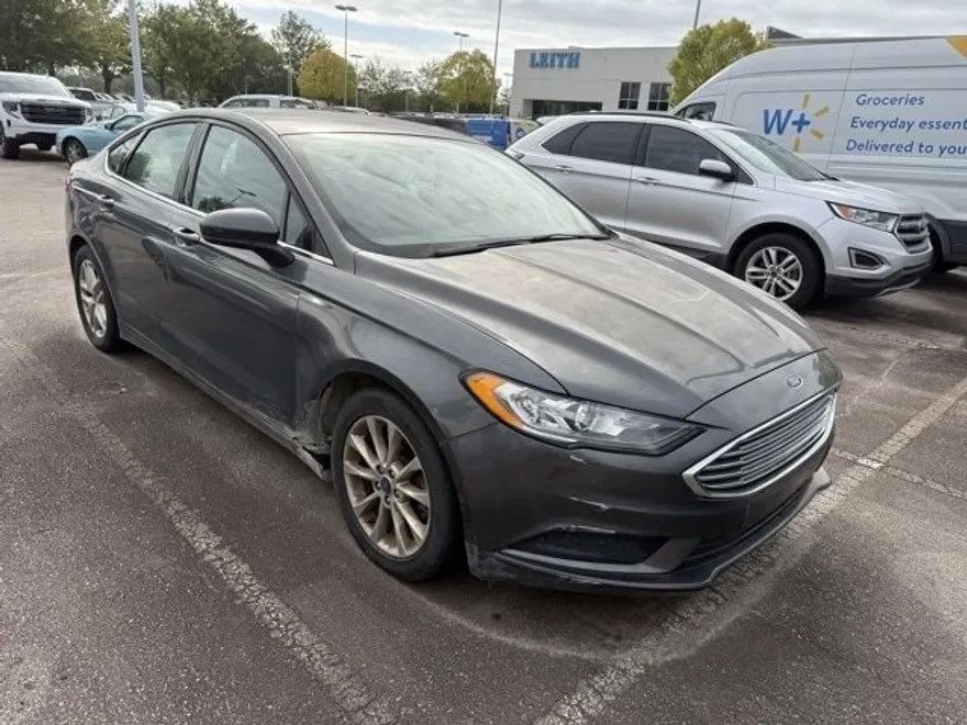 2017 Ford Fusion SE photo 1