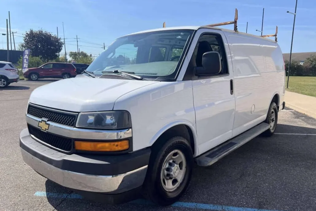 2018 Chevrolet Express 2500 Cargo Van photo 1