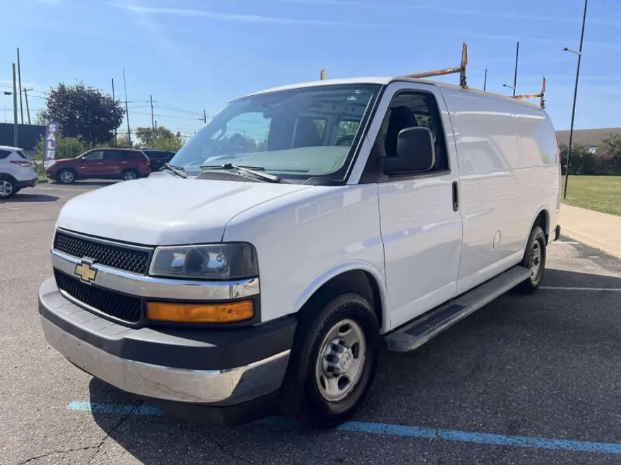 2018 Chevrolet Express 2500 Cargo Van photo 1