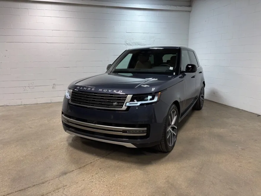 2025 Land Rover Range Rover SE photo 1